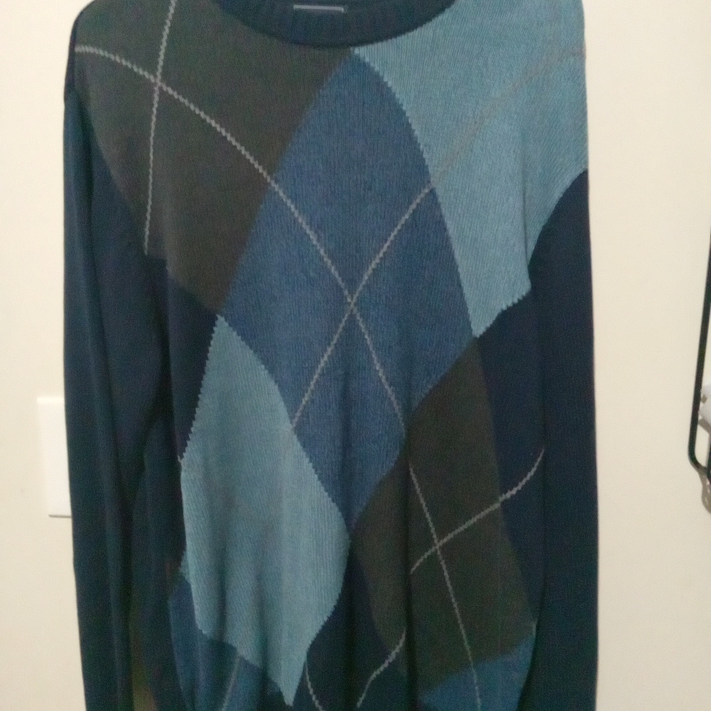 Dockers Men's Navy and Gray Argyle Crewneck Sweater